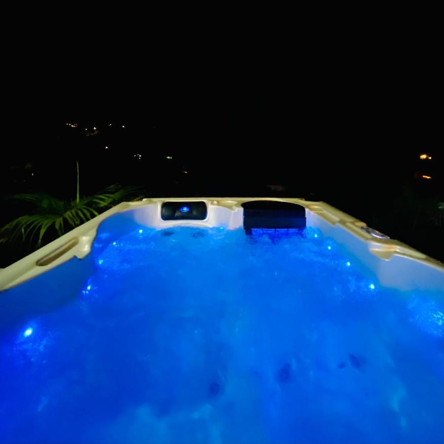 Ti Karet - Charmant Logement Avec Jacuzzi Et Vue Mer Terre-De-Haut Zewnętrze zdjęcie